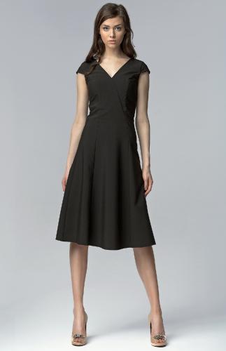sleeveless little black cocktail dress